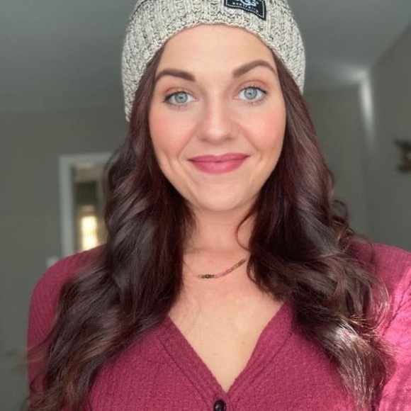 Meet your Posher, Gabrielle - Picture 1 of 1